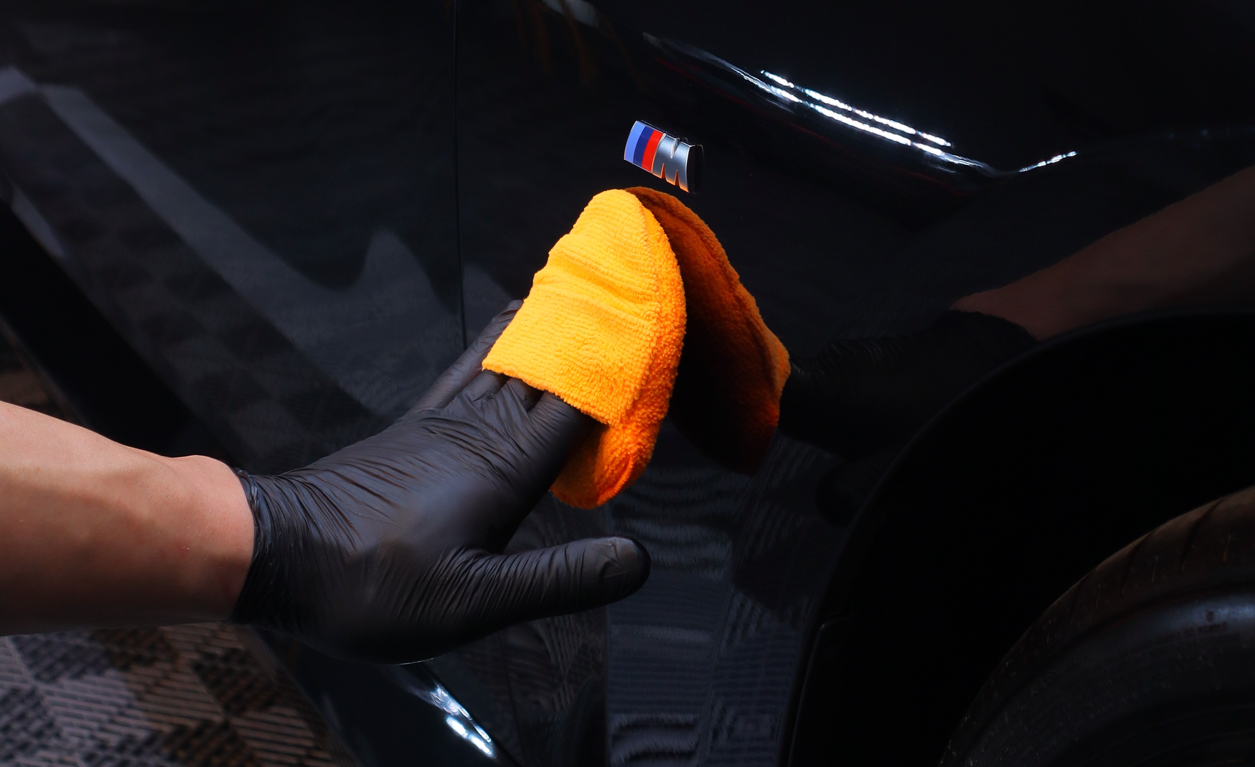Tratamiento cerámico en el taller de FIDECARS