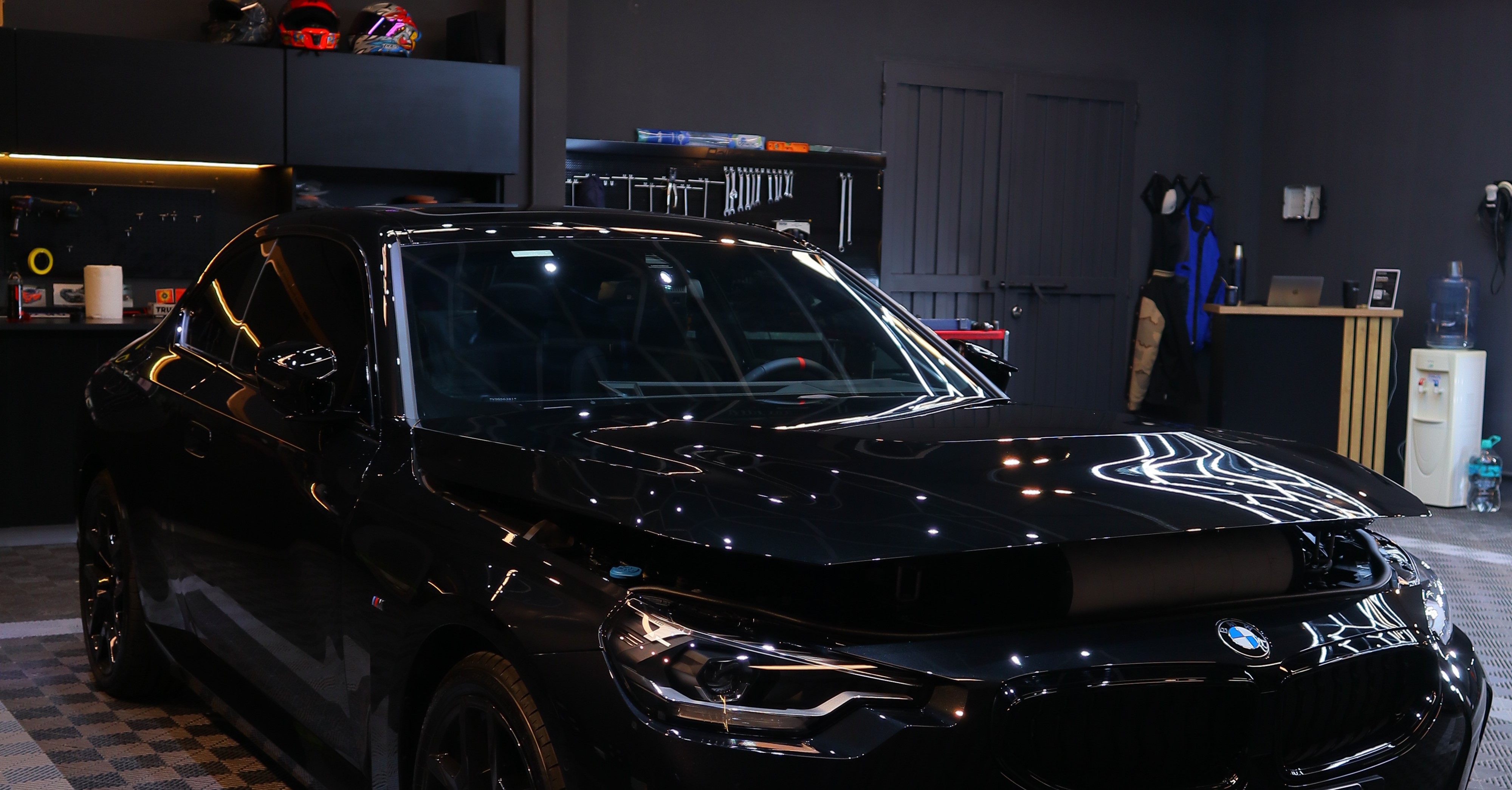 Sellado cerámico de vidrios en el taller de FIDECARS